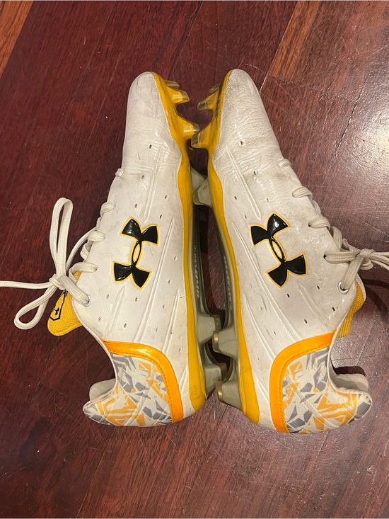 Under Armour Shoes - Under Armour White and Yellow Cleats - Lacrosse / Training